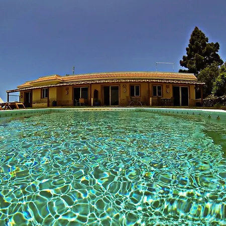 Üdülőpark Mariposa Montimar *