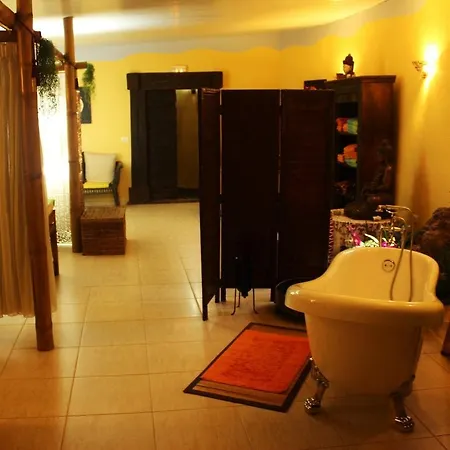 Üdülőpark Mariposa Montimar *